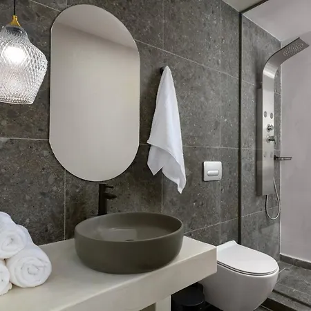 Legato House דירה