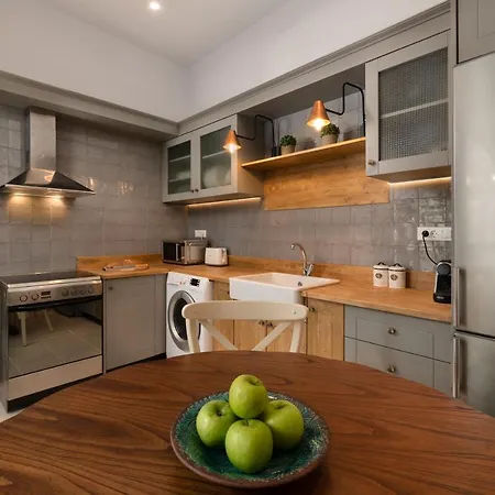 Legato House דירה